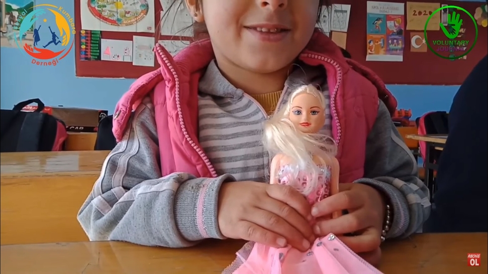 Support the Dream Piggy Banks in Village Schools