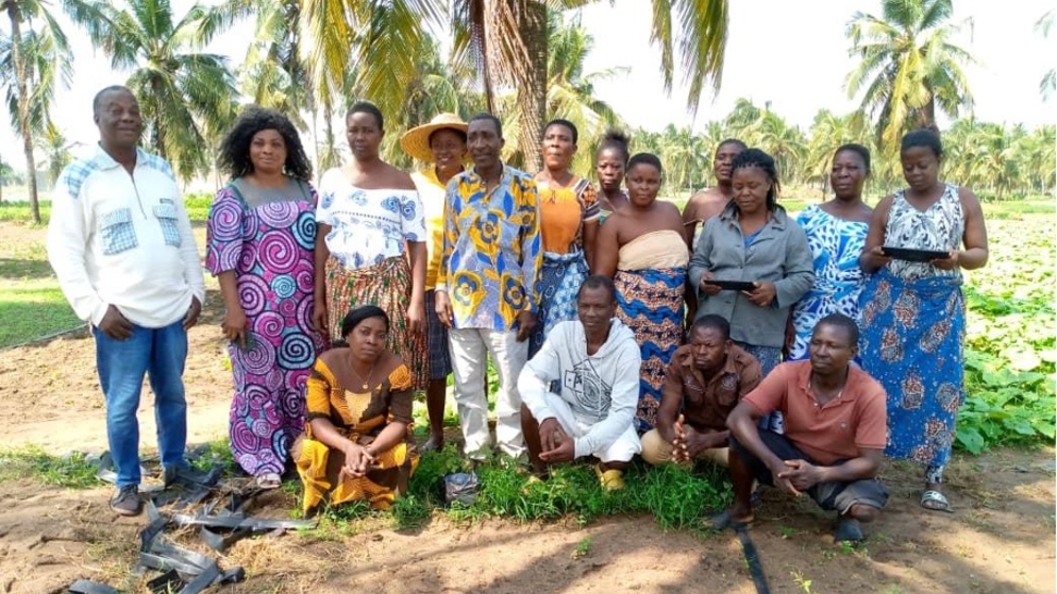 Empower 100 Market Gardeners Digitally